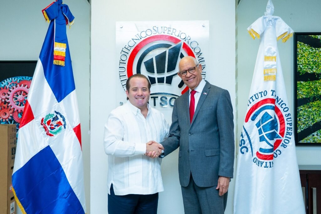 Jose Ignacio Paliza y Jose Ramon Holguin Paliza aboga por nuevo liderazgo político basado en transparencia y rendición de cuentas