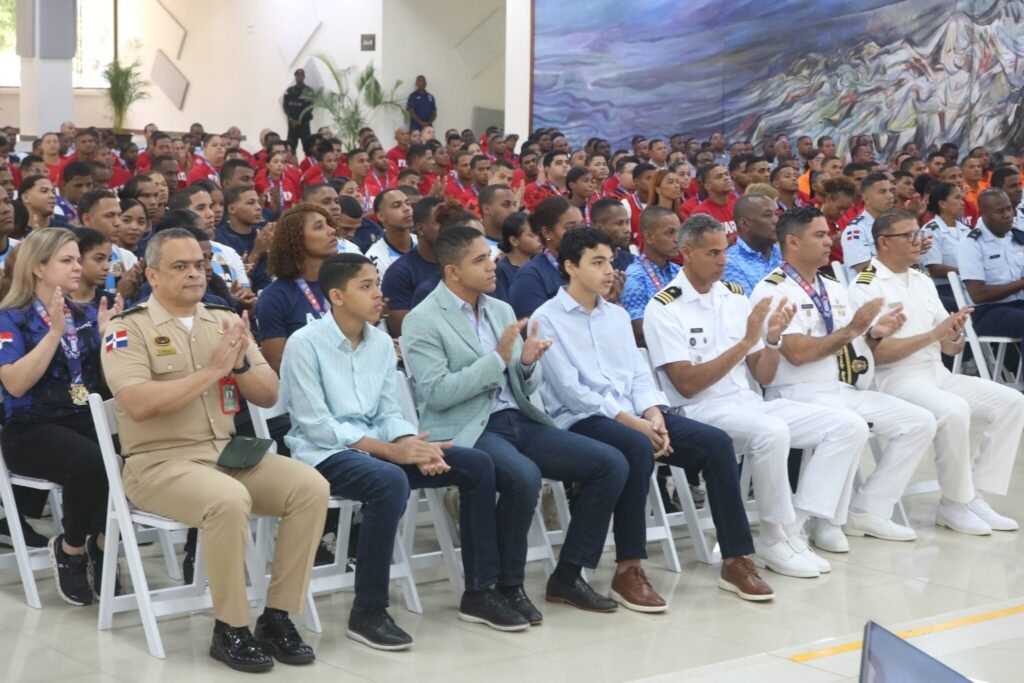 Jose Manuel Duran Ynfante Y OTROS Clausura de los LIV Juegos Deportivos de las Fuerzas Armadas y la Policía Nacional 2025