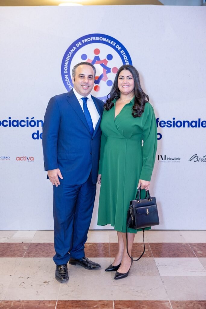 Julio Pena y Judit Arbaje Juramentan directiva de la Asociación Dominicana de Profesionales de Etiqueta y Protocolo