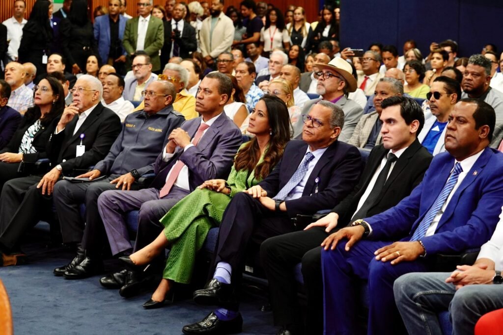 Lia Diaz Juan Taveras Hernandez Ramon Antonio Guzman Peralta Guido Gomez Mazara Julissa Cruz Fausto Rosario Alfredo Lopez Ariza Indotel pone en marcha “Soberanía 4.0” para mitigar interferencias espectro radiofónico