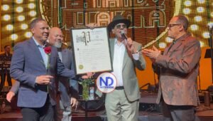 Asambleísta George Álvarez rinde homenaje a Fernando Villalona con una Proclama de NY