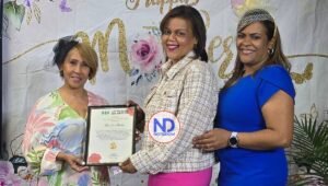 Las Hermanas de Apoyo reconocen trayectoria de Awilda Brito por su incansable labor comunitaria y madre ejemplar
