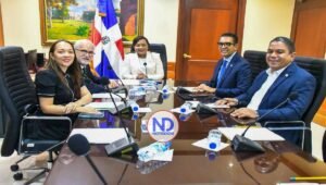 Comisión que estudia proyecto ley libertad de expresión escucha a PC