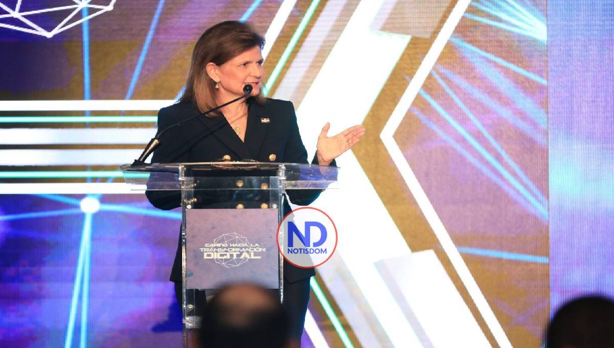 Banda ancha en centros educativos ya beneficia al 70 % del estudiantado, según el Gobierno