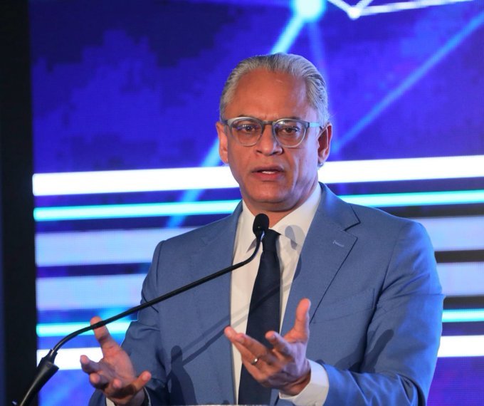 ¡Identidad del futuro! JCE presenta en foro nueva cédula; tendrá chip, biometría y firma digital 5 TWITTER AMERICO 1 ¡Identidad del futuro! JCE presenta en foro nueva cédula; tendrá chip, biometría y firma digital