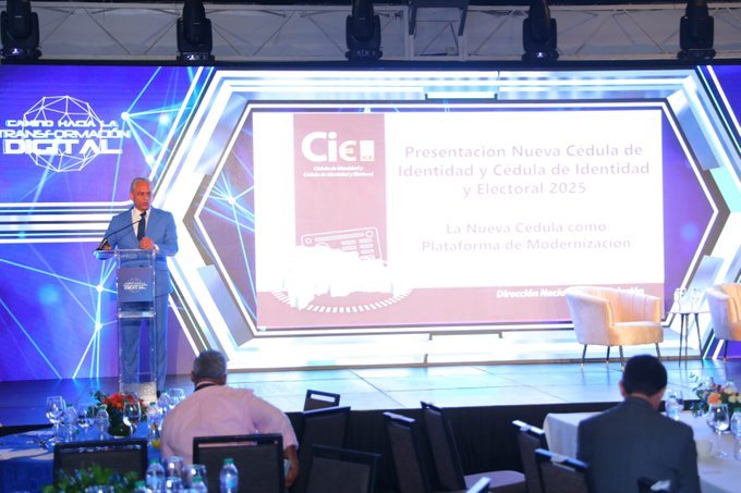 ¡Identidad del futuro! JCE presenta en foro nueva cédula; tendrá chip, biometría y firma digital 4 TWITTER AMERICO ¡Identidad del futuro! JCE presenta en foro nueva cédula; tendrá chip, biometría y firma digital