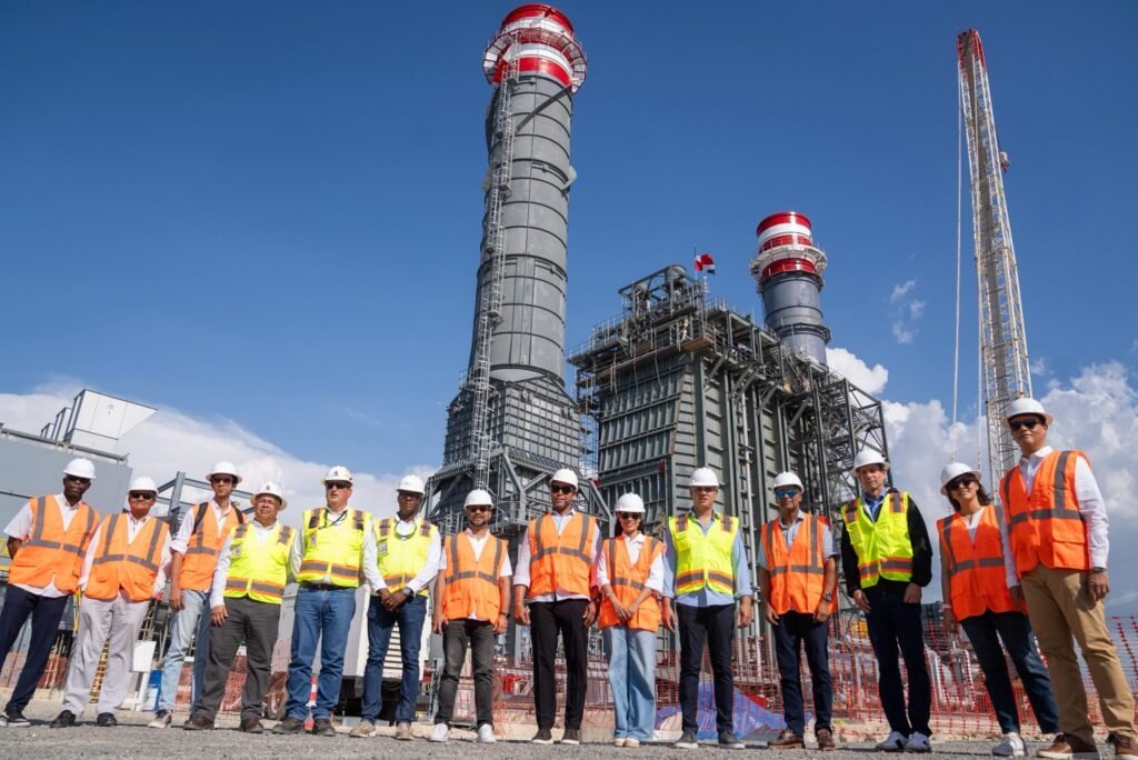 Visita a Manzanillo Power Land Ministro Joel Santos supervisa avance central Manzanillo Power Land