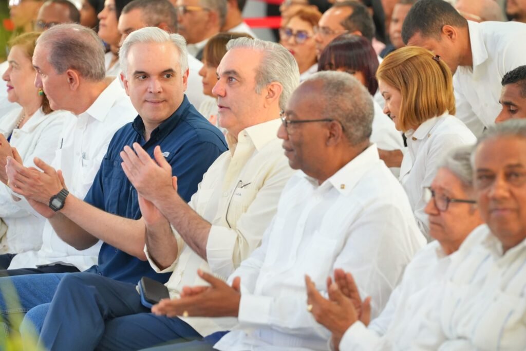 luis abinader 362 Gobierno inaugura liceo en Constanza con capacidad para 600 estudiantes