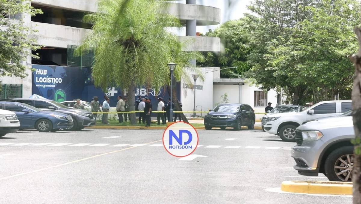 Hombre se lanza desde el sexto piso del parqueo de Ágora Mall 2 Hombre se lanza desde el sexto piso del parqueo de Ágora Mall