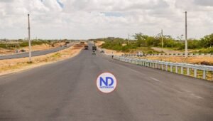 Abinader supervisa trabajos y entrega apartamentos en SDE