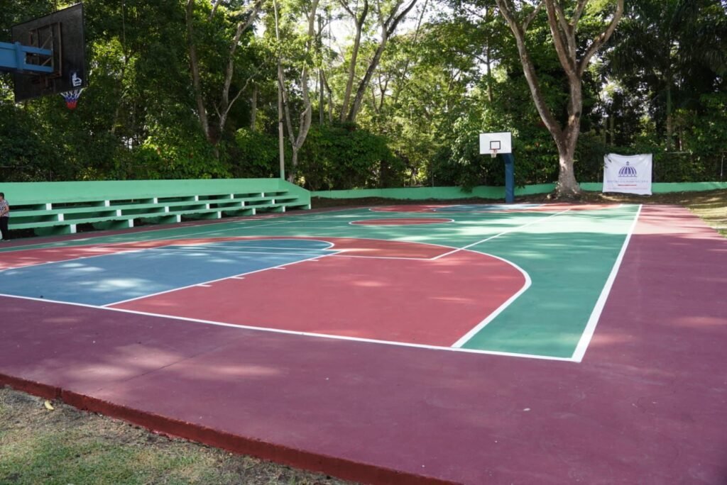 Desarrollo de la Comunidad acondiciona cancha deportiva en Salcedo 3 CANCHA 4 Desarrollo de la Comunidad acondiciona cancha deportiva en Salcedo