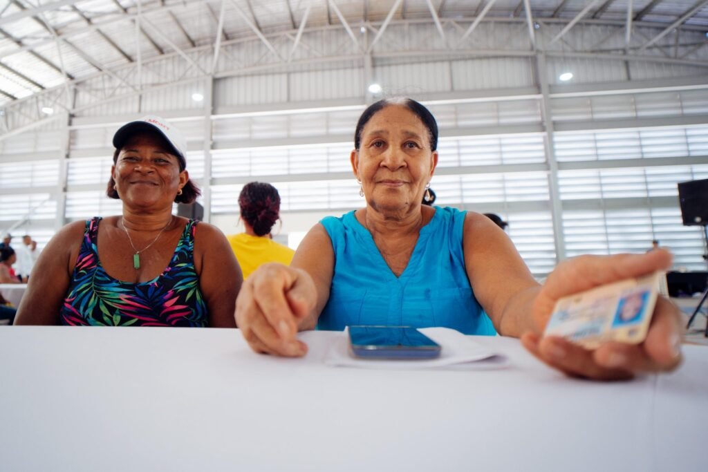 Ministro Carlos Bonilla encabeza Gobierno en las Provincias en la Circ. 3 del DN 5 Carlos Bonilla Y OTROS 3 Ministro Carlos Bonilla encabeza Gobierno en las Provincias en la Circ. 3 del DN