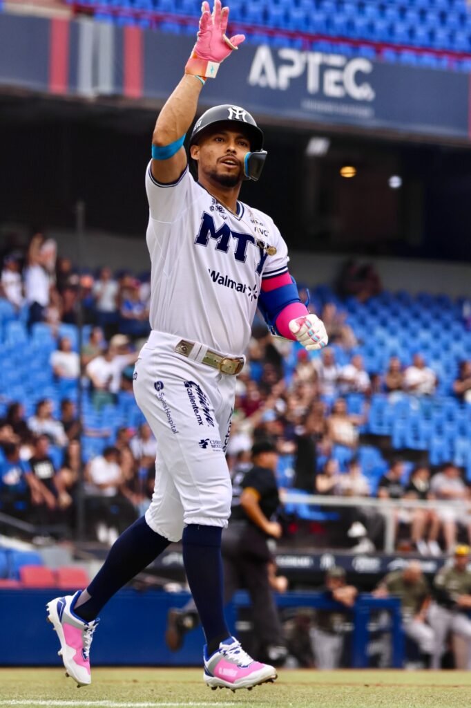 Gustavo Nunez 1 Aderlin Rodríguez conectó su HR 30 en México; «Pichito» pegó su 6to y Arístides Aquino su 13