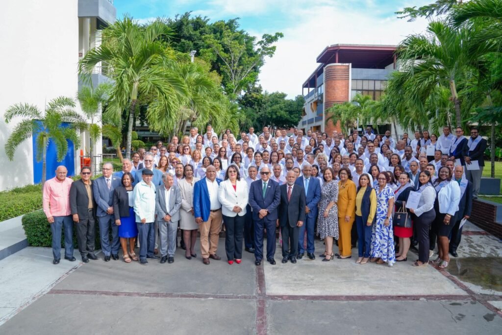 Infotep certifica a 230 dirigentes de la ADP en Gestión de Procesos Formativos 4 Infotep 20 Infotep certifica a 230 dirigentes de la ADP en Gestión de Procesos Formativos