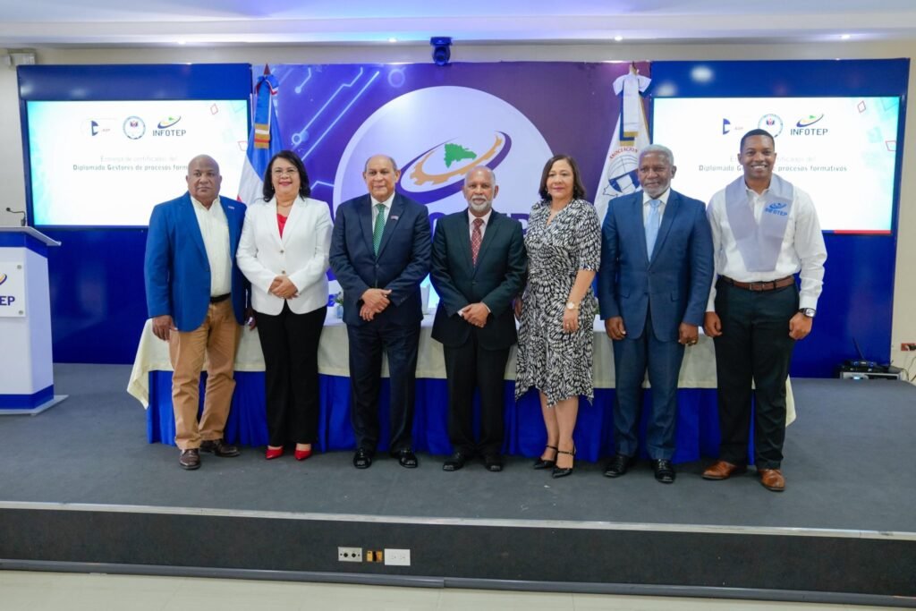 Infotep certifica a 230 dirigentes de la ADP en Gestión de Procesos Formativos 3 Infotep 21 Infotep certifica a 230 dirigentes de la ADP en Gestión de Procesos Formativos