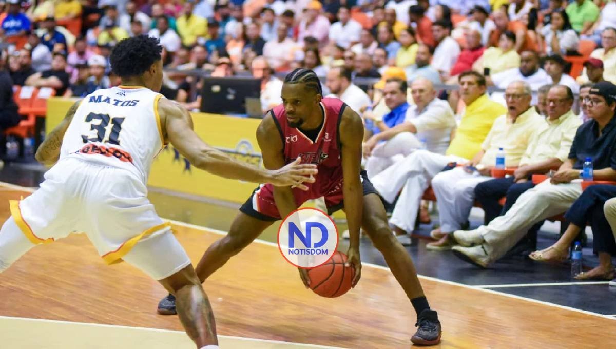 Los Indios se llevan el primero de la semifinal ante Metros