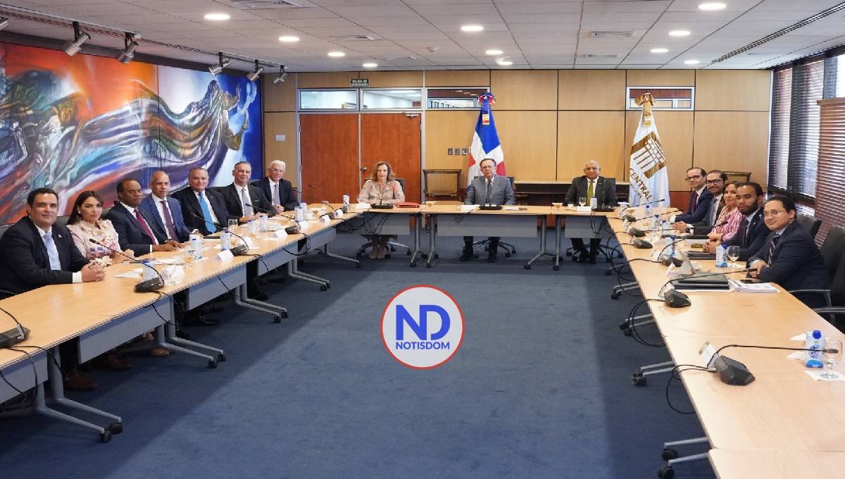 Valdez Albizu se reúne con junta directiva de la Asociación de Inversión Extranjera 2 Valdez Albizu se reúne con junta directiva de la Asociación de Inversión Extranjera