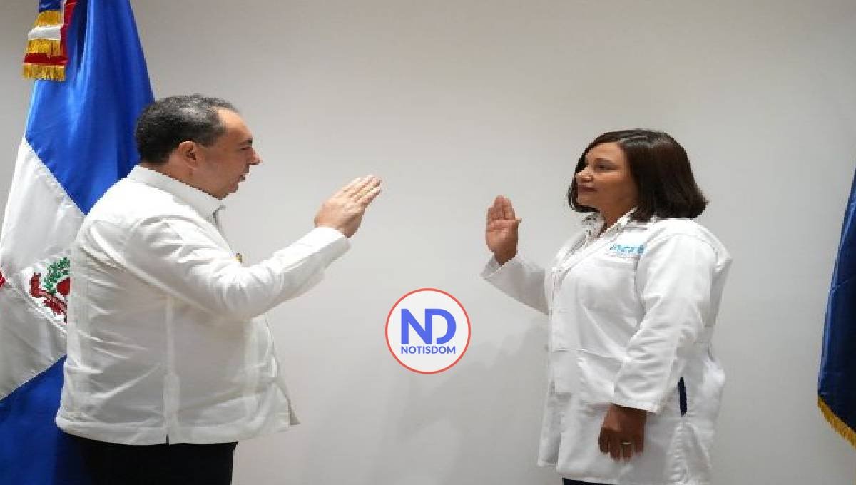 Titular del SNS juramenta a la nueva directora del INCART