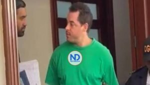 Imponen medidas coerción a hombre lanzó perra de torre