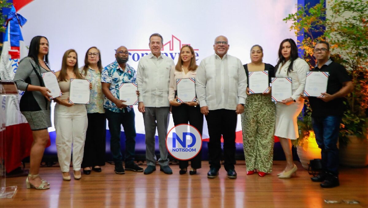 Gobierno entrega RD$110 millones en créditos a microempresarios de Santiago a través de Promipyme