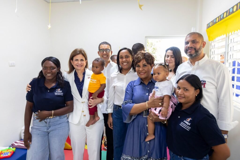 Raquel Pena encabeza entrega de obras de salud Raquel Peña encabeza entrega de obras de salud en Puerto Plata y Santiago y Caipi en Bahoruco