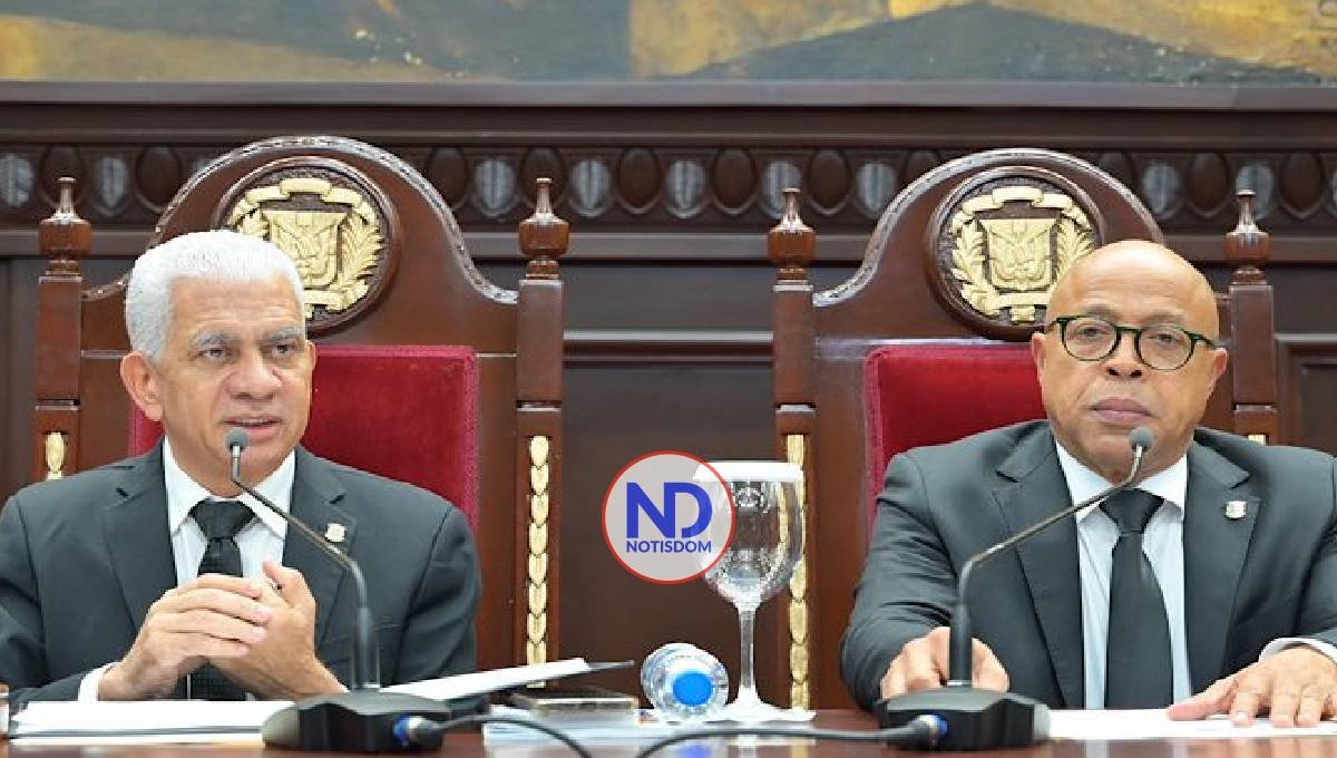 PRM aprueba continúen Pacheco y de los Santos en el Congreso