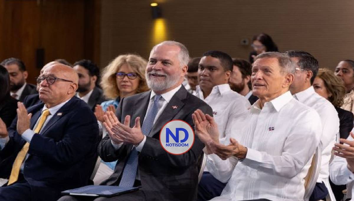 Muestran equipos digitales de revisión de textos bancarios