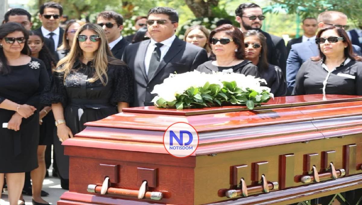 Sepultan restos del dirigente político Fello Suberví en medio de llanto y dolor