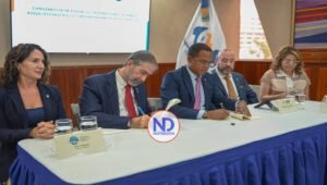 SIS firma acuerdo para fortalecer prevención lavado de activos en sector asegurador