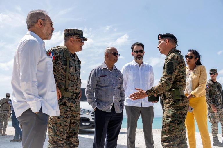 Secretario OEA 1 Secretario OEA recorre frontera RD y Haití