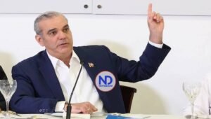 Abinader califica como “indignante” el salario mínimo público y anuncia revisión