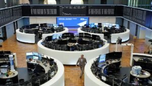 Mercados europeos sienten el impacto de los aranceles de EU