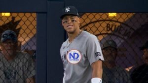 Judge empezó a hacer tiros como parte de su rehabilitación del codo