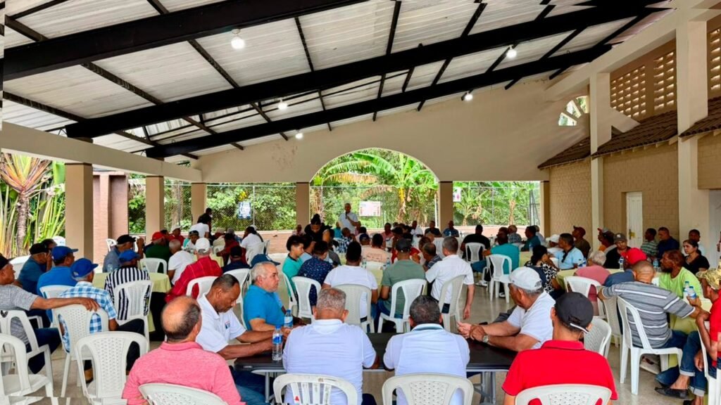 Adoplatano en Azua Adoplátano impulsa encuentro estratégico en La Vega