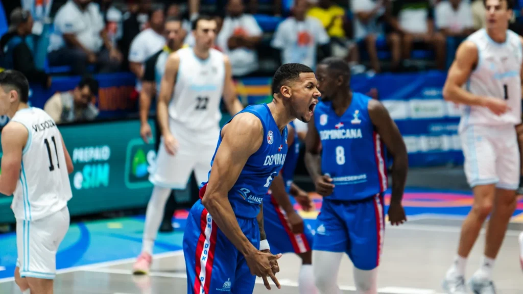 Angel Nunez RD lucha contra la historia en los cuartos de final de la AmeriCup 2025