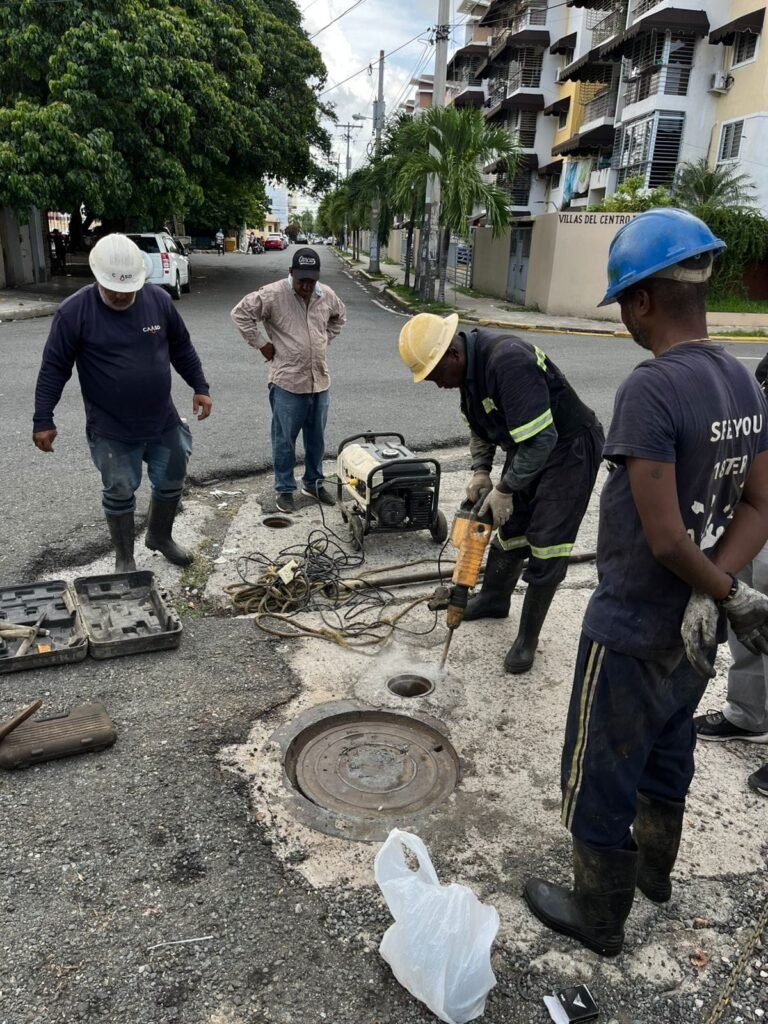 CAASD AVERIA Reparan avería que limita suministro de agua en sectores de la capital