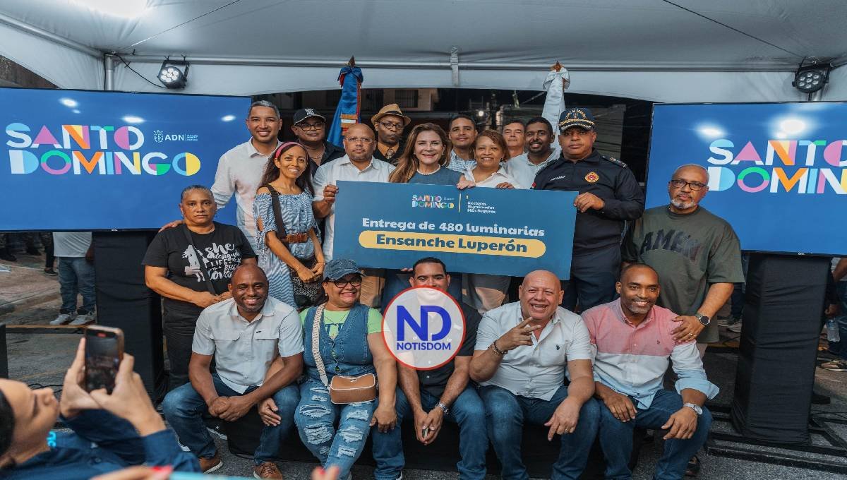 Carolina ilumina al Ensanche Luperón con 480 luminarias LED instaladas