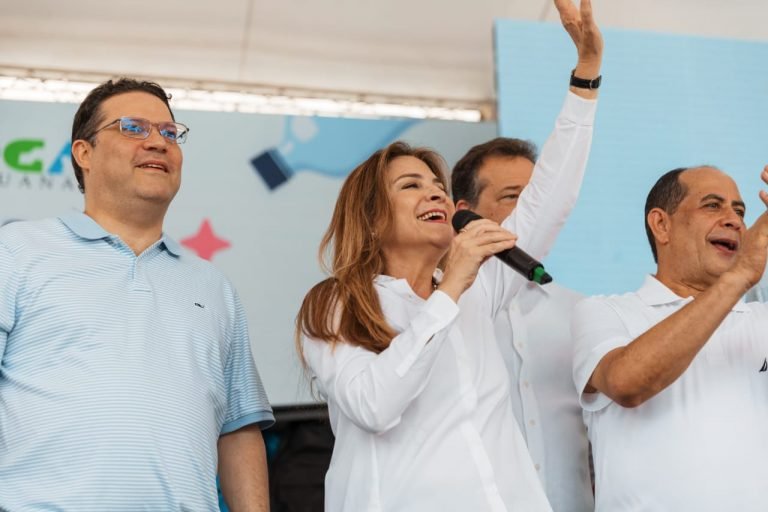 EDUARDO SANZ LOVATON 23 “Plásticos por Útiles Escolares” recolectó 15.2 mm de botellas