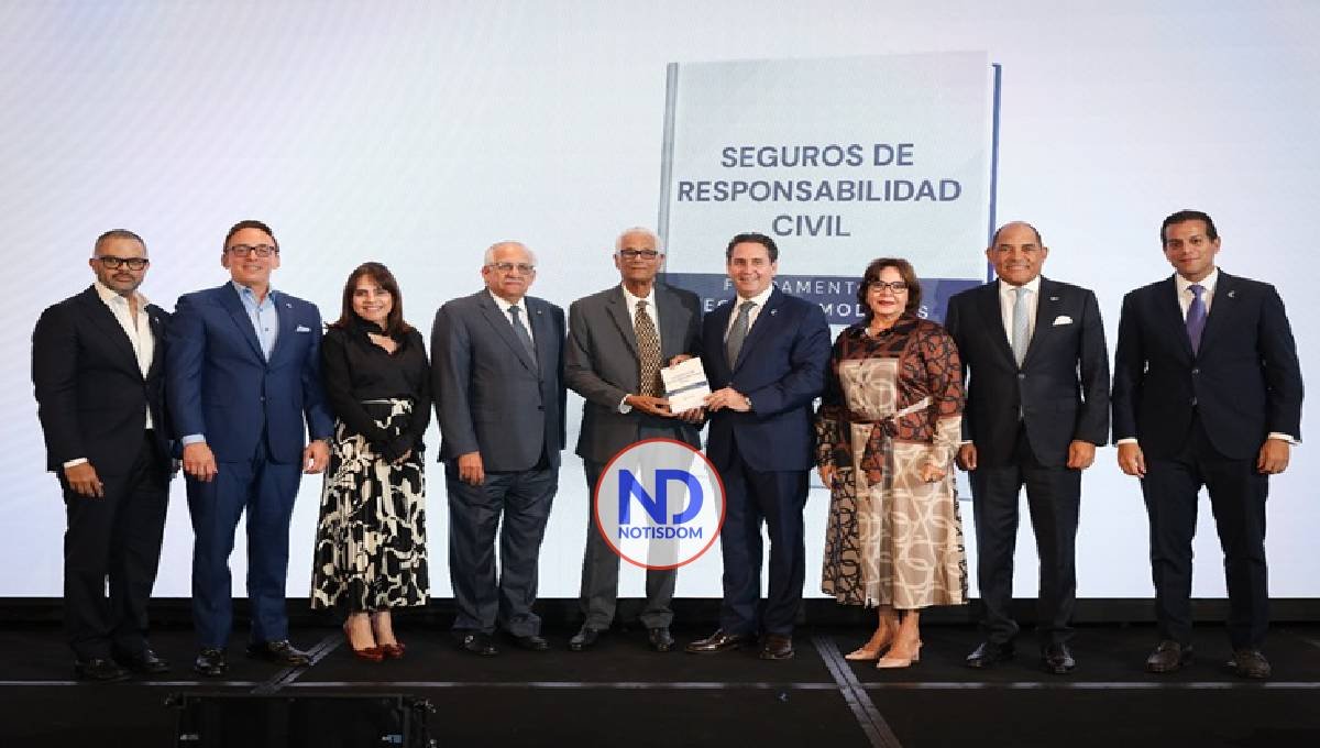 Seguros Universal impulsa la educación jurídica con un libro