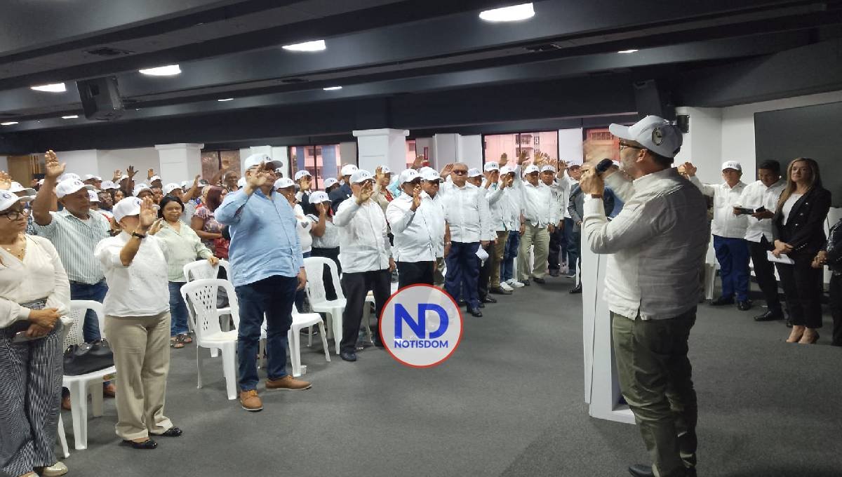 Juramentan Frente de Militares Retirados en el PRM