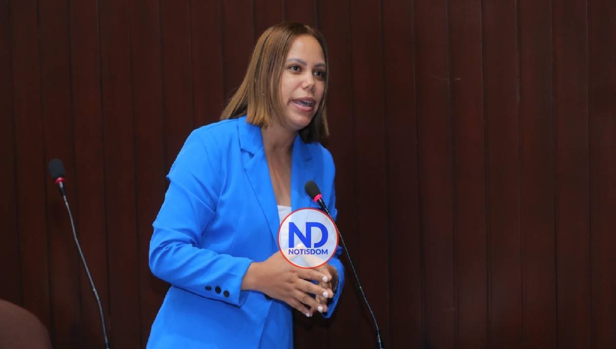 Diputada de La Vega solicita unidad de diálisis en hospital de Constanza