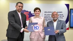 Indotel y ADP firman convenio que otorga más de 1,400 becas y capacitar docentes en competencias digitales