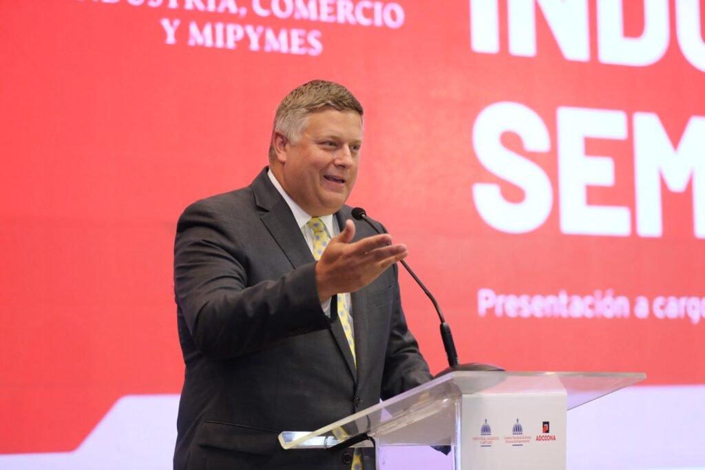 Abinader recibe Estrategia Nacional de Fomento a la Industria de Semiconductores 3 Ian Steff Abinader recibe Estrategia Nacional de Fomento a la Industria de Semiconductores