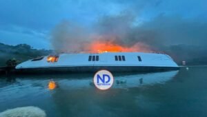 Se incendia embarcación en la Bahía de Luperón, Puerto Plata