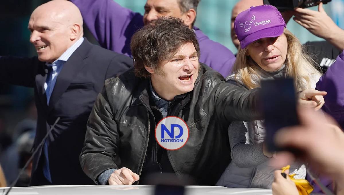 Oposición agrede a Milei en acto de campaña; la custodia lo evacúa