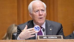 Senador pide ayuda al FBI para arrestar a legisladores tejanos que salieron del estado