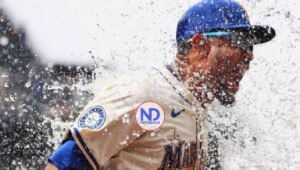 Dominicano Julio Rodríguez hace historia con cuarto 20-20