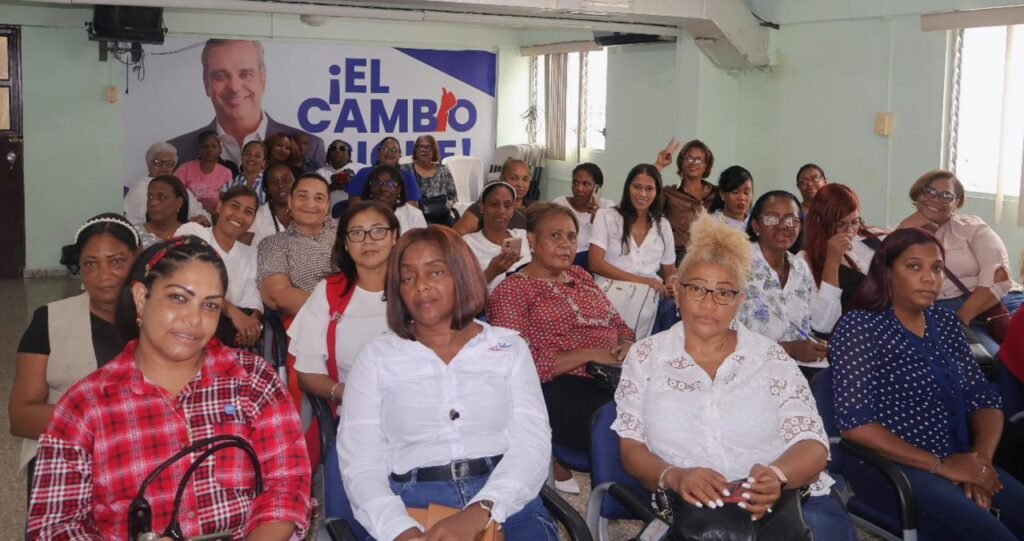 Liany Vasquez 2 Frente de Mujeres Modernas del PRM en SD coordina celebración del 5to aniversario gestión de Abinader