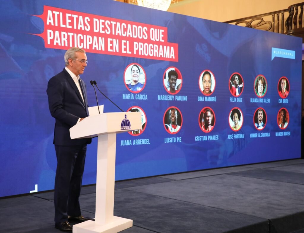 Luis Abinader 49 Abinader dedica LA Semanal al Inefi; resalta su importancia e impacto social