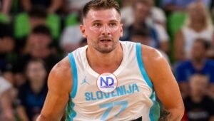 Doncic enciende las alarmas tras recibir un golpe en la rodilla derecha ante Letonia